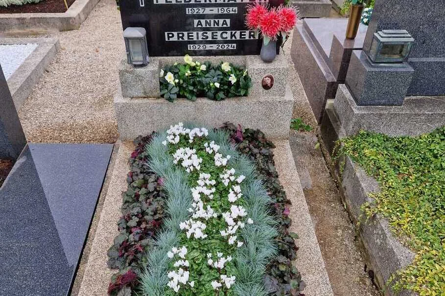 Blumen Kolb Grabpflege 1